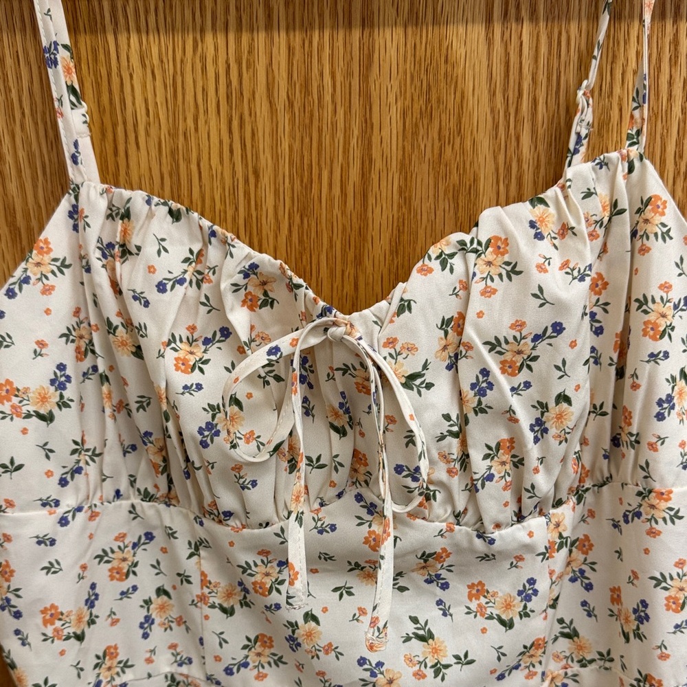 Chic Floral Midi Dress with Spaghetti Straps - Picture 6 of 9